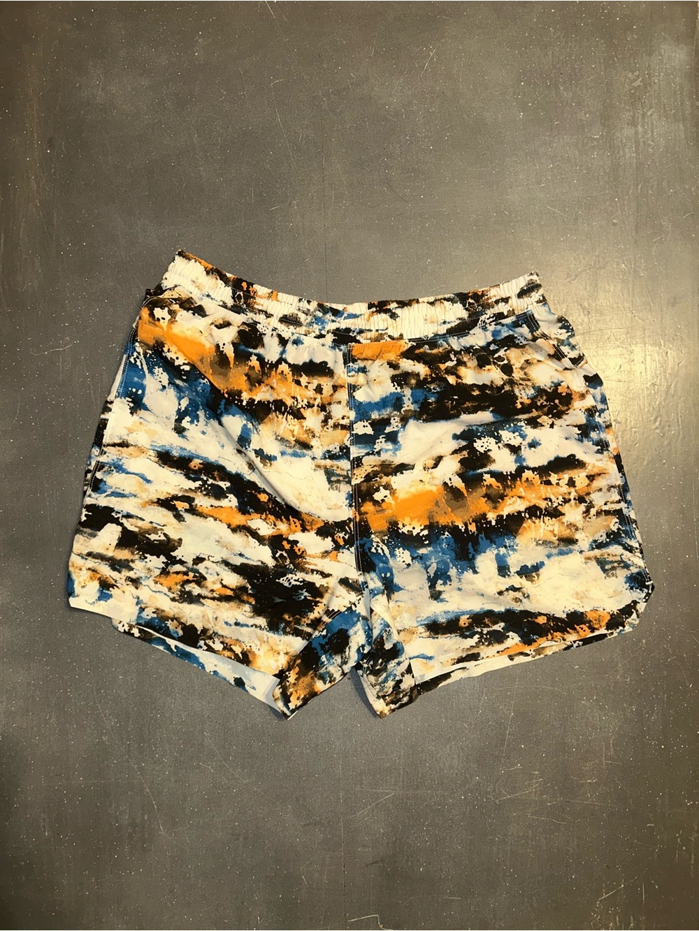 Watercolor splatter Print men’s Shorts in Blue, Black & Orange